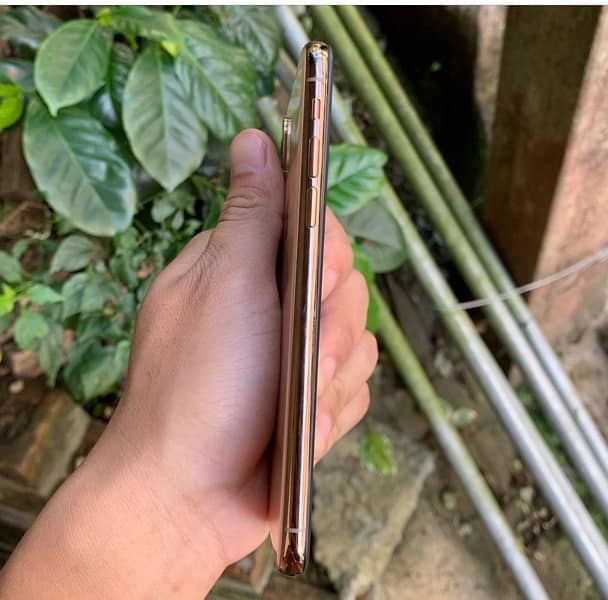 iphone xs gold 5