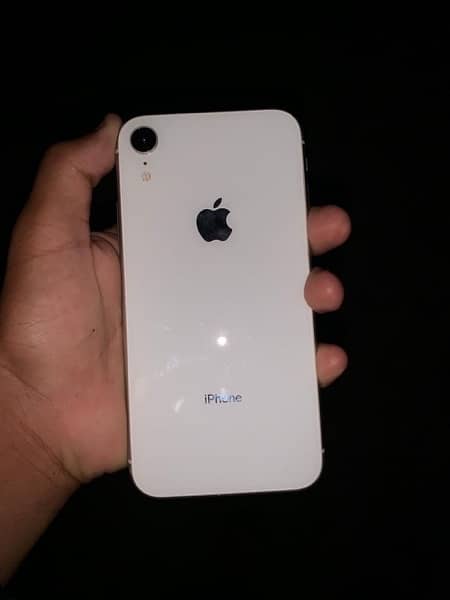 iPhone XR 1