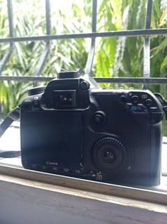 It's a canon DSLR EOS 50D