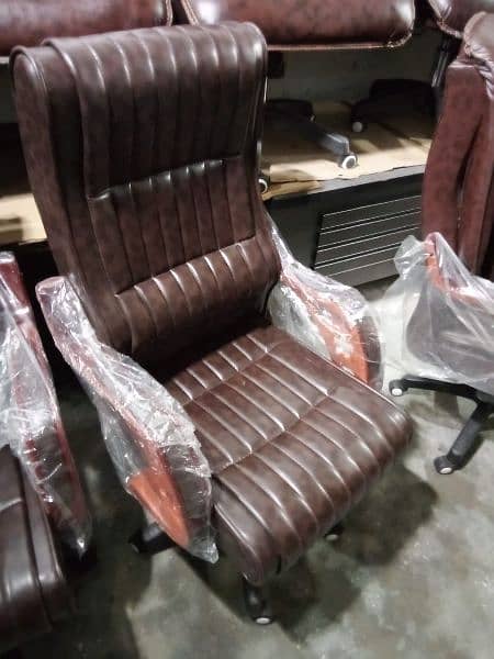 Boss chair 14th August offer (Cash on delivery all over Pakistan) 3