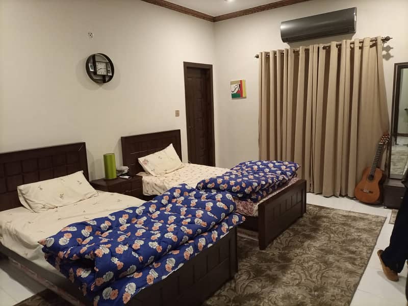 1 KANAL FIRST FLOOR AVAILABLE FOR RENT IN NFC SOCIETY 3