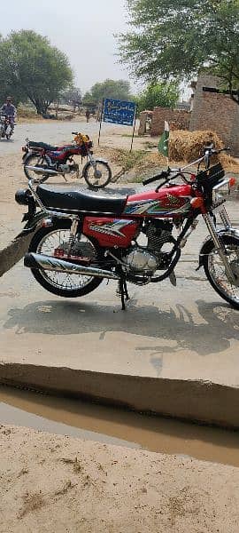 Honda125 2023 model 10/10 condition 1