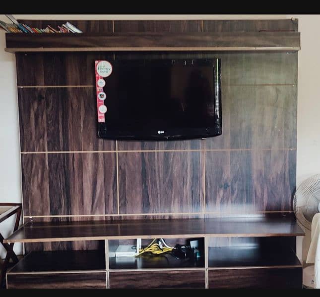 LCD wood wall with shelf 0