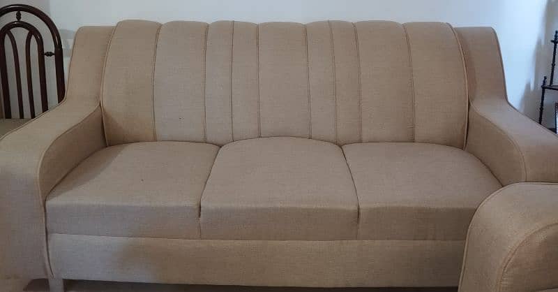 6 seater sofa set very beautiful design and condition 1