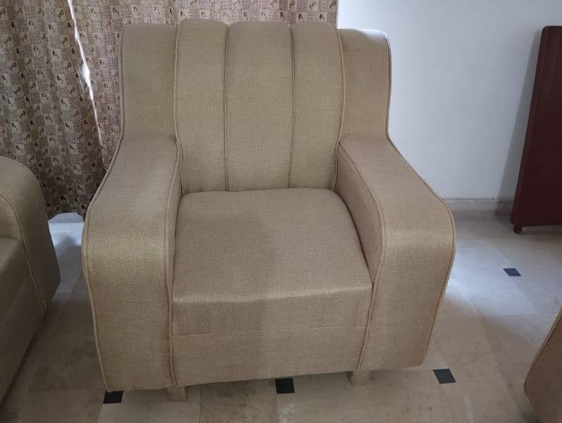 6 seater sofa set very beautiful design and condition 3