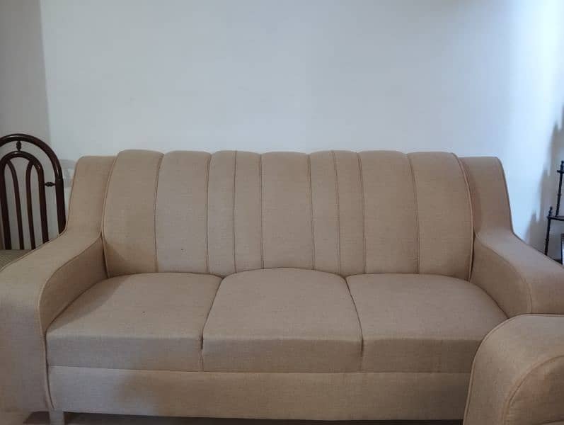 6 seater sofa set very beautiful design and condition 5