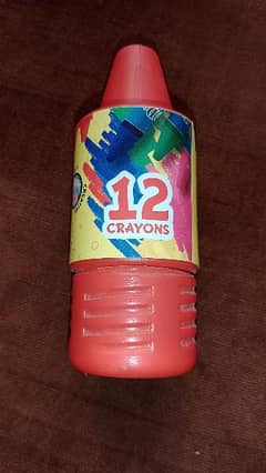 12 Crayons color