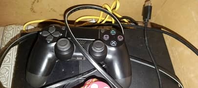 ps4 with 2 controllers and many games