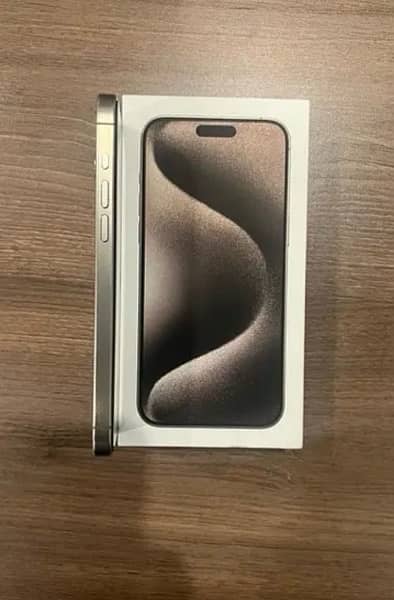 Iphone 15 pro max Natural Titanium 256GB Factory Unlock 4