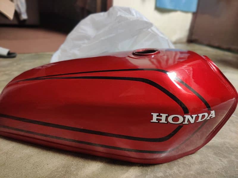 Honda 125 tanki tappay 10/10 2