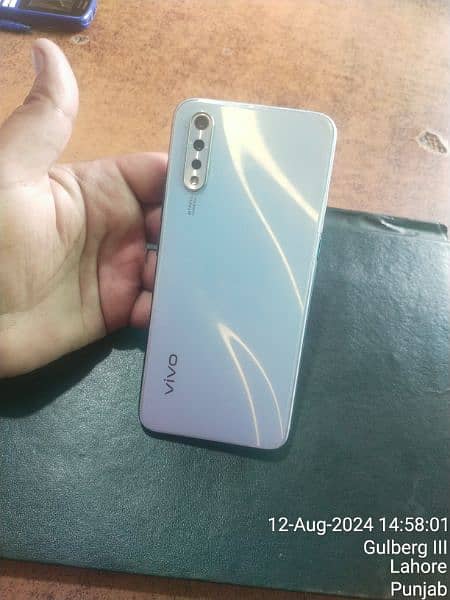 vivo s1 for sale original phone with charger 0