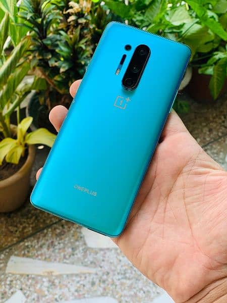 i m selling One plus 8 pro 1