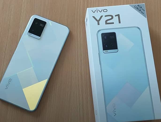 Vivo Y21 (4+1GB/64GB) 1