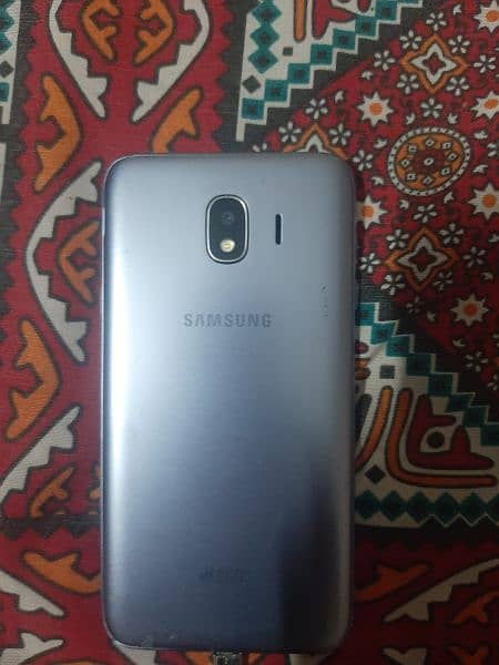 Samsung galaxy j 4 100 1