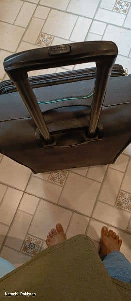 American Tourister 22 inches luggage bag 0