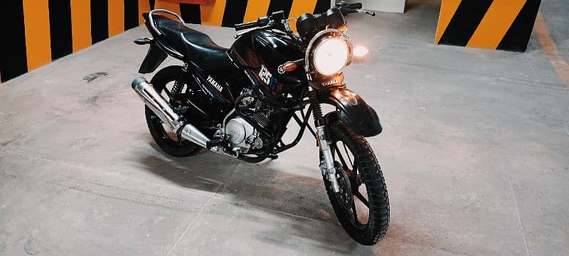 Yamaha YBR 125G 2023 color Black  For Sale 4