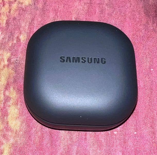 Samsung Galaxy Buds 2 pro with saftey case 3