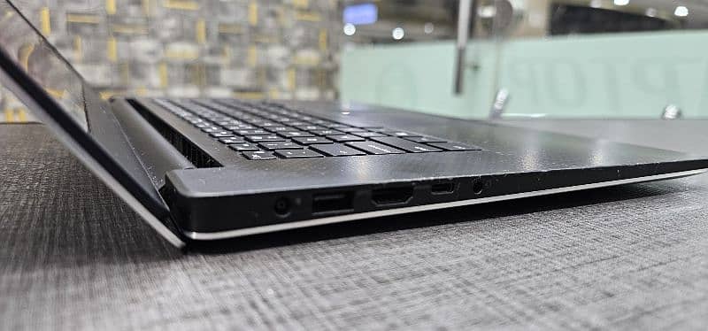 Dell XPS 15 9570 Core i5 8th generation GTX 1050 4gb 5