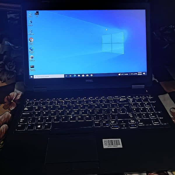 Dell Latitude 5570
  i7 6th HQ
RAM16GB
 256GB M2  , 2GB  Graphics card 1