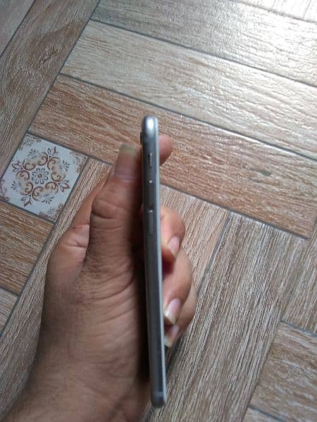 iphone 6 non PTA 16GB 3