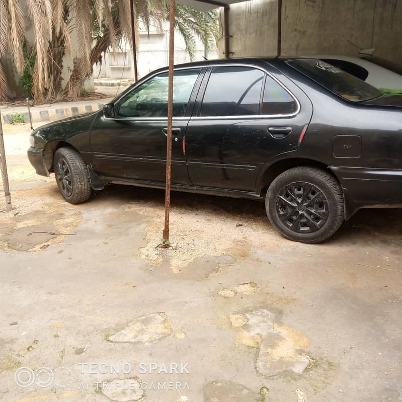 Nissan Sunny 2000 1