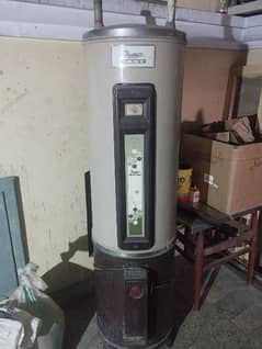 ELECTRIC GEYSER 35 GALLON SALE