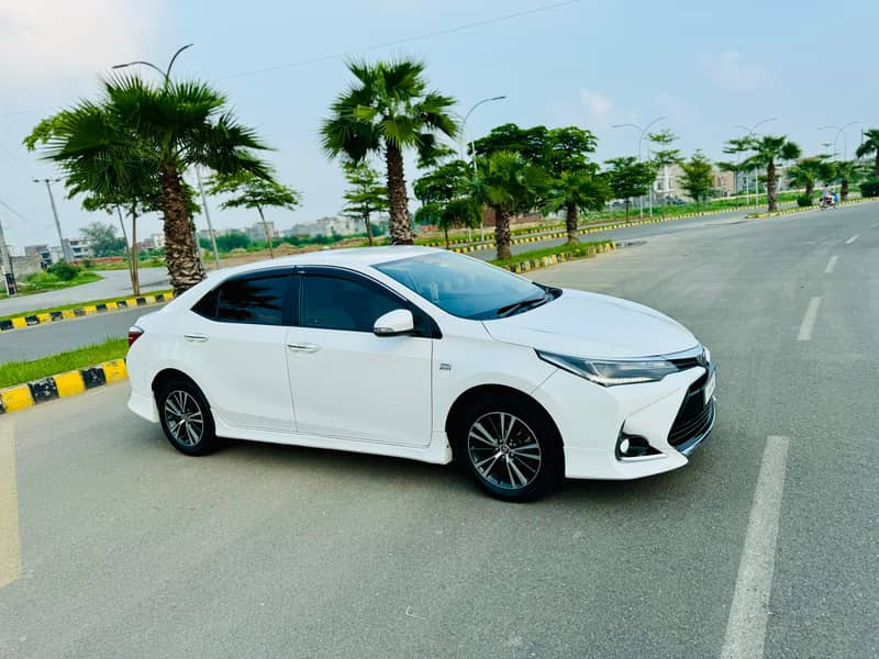 Toyota Corolla Altis Automatic 1.6 2019 5