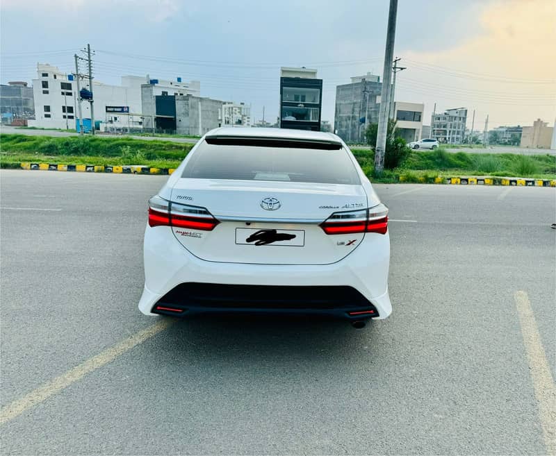 Toyota Corolla Altis Automatic 1.6 2019 18