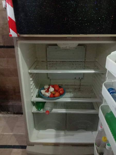 used dowlance fridge for sale 1