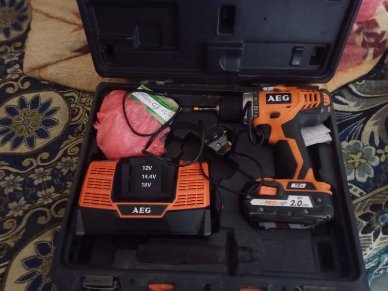 AEG Cordless Drill
 18volt 
made in germany 
1 battery aur 1 charger 3