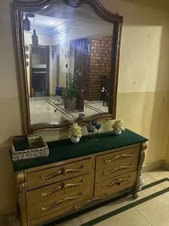 console with mirror