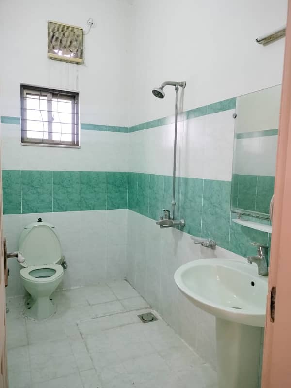 10 Marla 3 Bed House For Rent In Askari 11 6