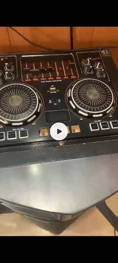 DJ