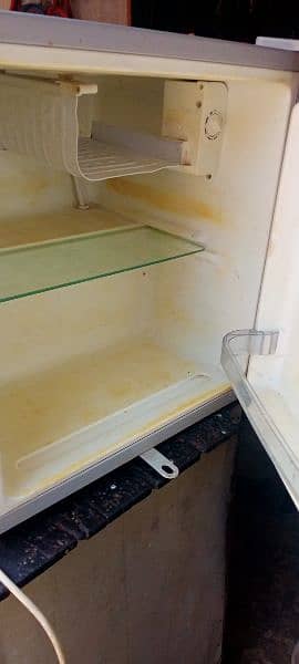 bedroom size fridge very good condition 2