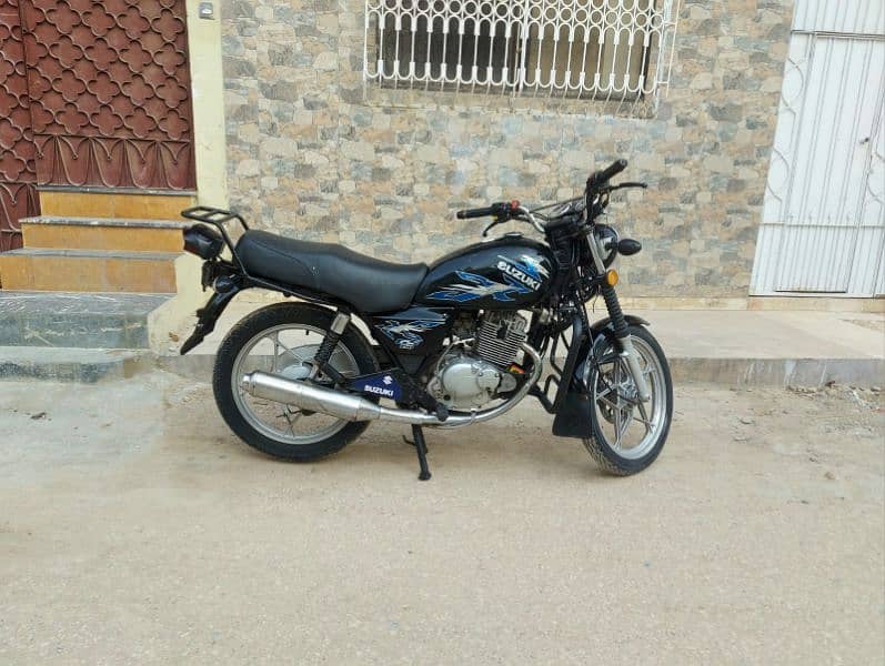 Suzuki GS 150 2