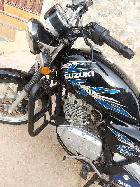 Suzuki GS 150 3