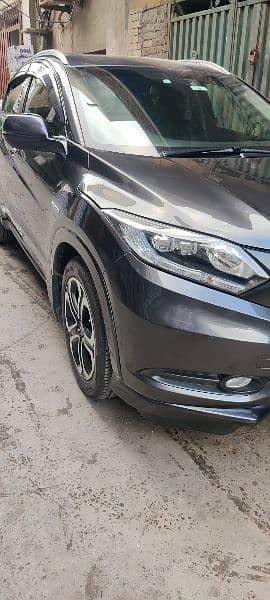 Honda Vezel Z top model 14/18 2