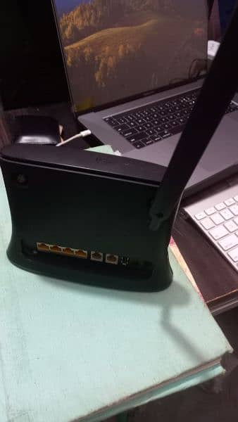 jazz 4g router unblocked (all Sims working) with Huawei booster Antena 2