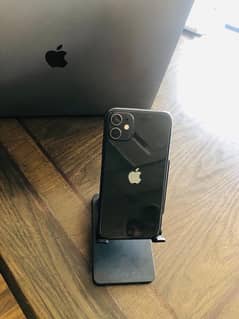 Iphone 11 / 128gb / PTA (Box Available)