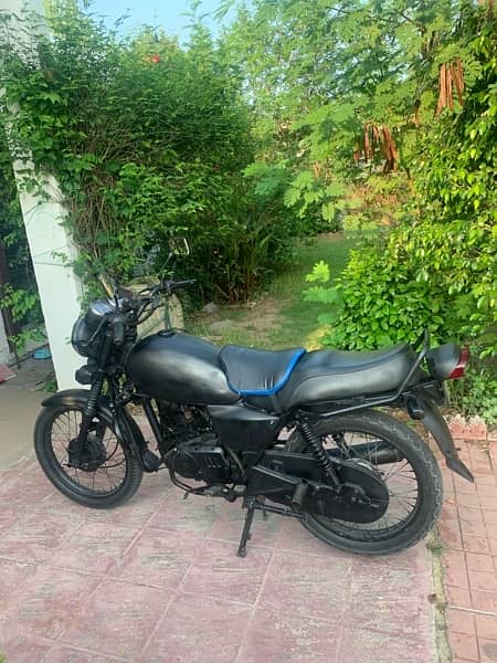 Suzuki gs125 1