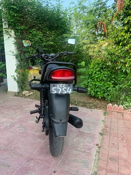 Suzuki gs125 8