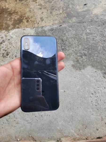 iphone x black color with charger 3