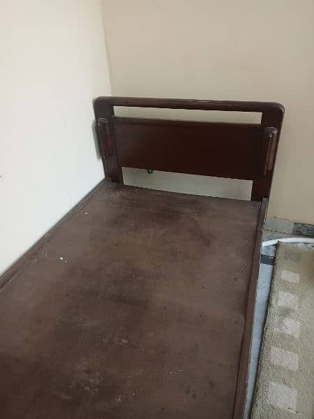 single bed in good condition for sell without mattress 0