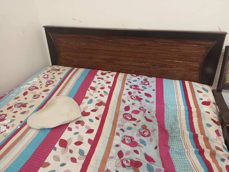 double bed for sell without mattress 0