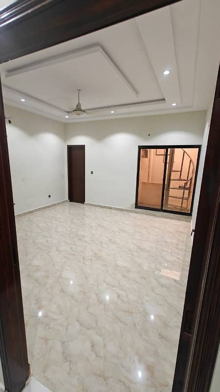 Beautiful Elegant Designed House For sale in Edenabad
Tile Flooring
3 bed
4 bathroom
Kitchen
TVL
Drawing room 
Garage 5