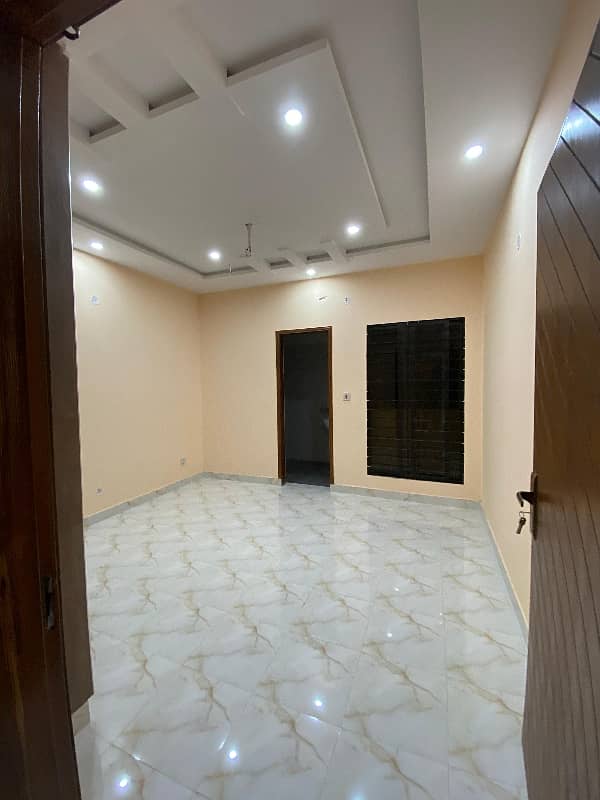 Beautiful Elegant Designed House For sale in Edenabad
Tile Flooring
3 bed
4 bathroom
Kitchen
TVL
Drawing room 
Garage 7