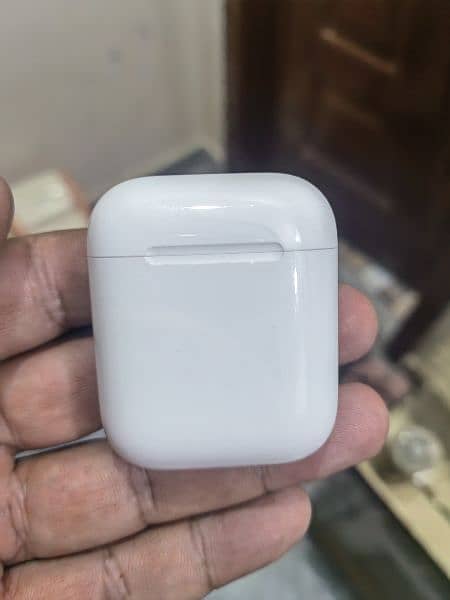 Apple airbuds 2nd generation 100%original hain 2