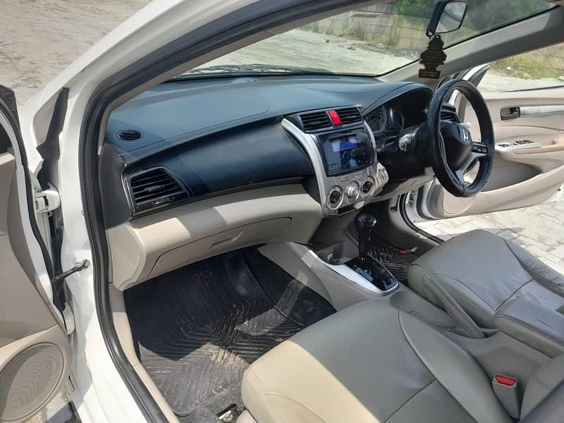 Honda City 1.3 prosmetic 2019 58000KMs Use only 1st Owner car 6