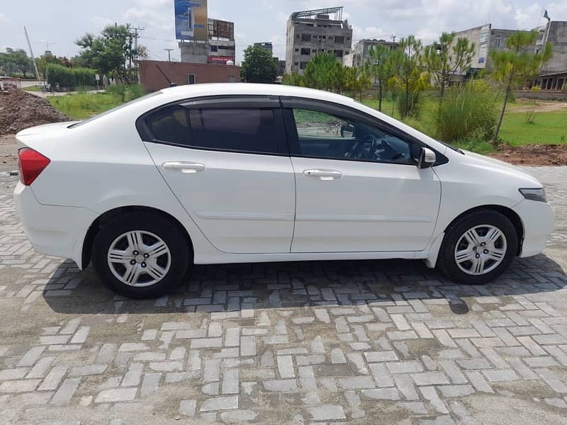 Honda City 1.3 prosmetic 2019 58000KMs Use only 1st Owner car 15