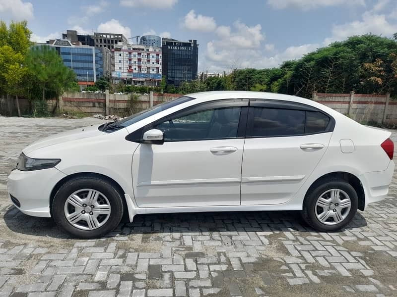 Honda City 1.3 prosmetic 2019 58000KMs Use only 1st Owner car 12